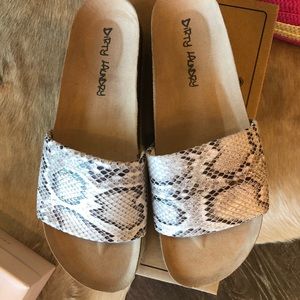 Dirty Laundry Pippa Snake White Shoe